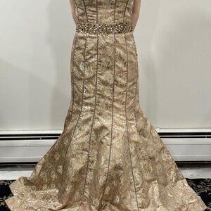 Gorgeous Couture Gown - Mother of the Bride - Size 0 (zero)